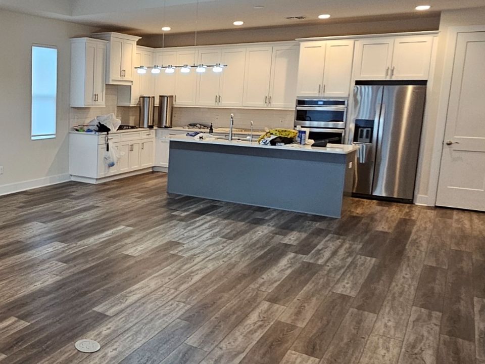 1st image of 1635 Paragon Cir S