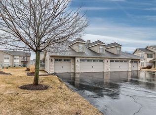 946 Arvle Cir #32UL, Sycamore, IL 60178