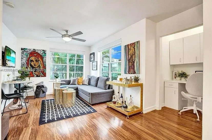 1337 Euclid Ave #206
