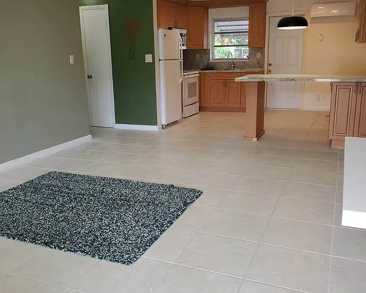 1881 SW 44th Ave #2 — Photo 1