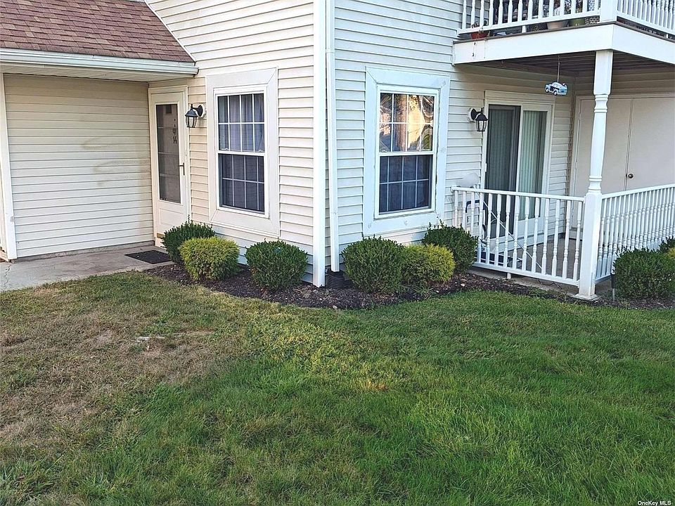 Fairview At Artist Lake 14 Fairview Cir Middle Island NY Zillow