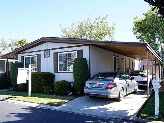 3rd image of 3044 Oakbridge Dr #3044