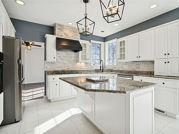 4th image of 3124 Algonquin Trl