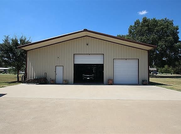 3rd image of 446 County Road 1860