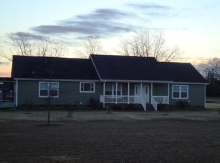 185 Cynthia Dr, Lumberton, NC 28360