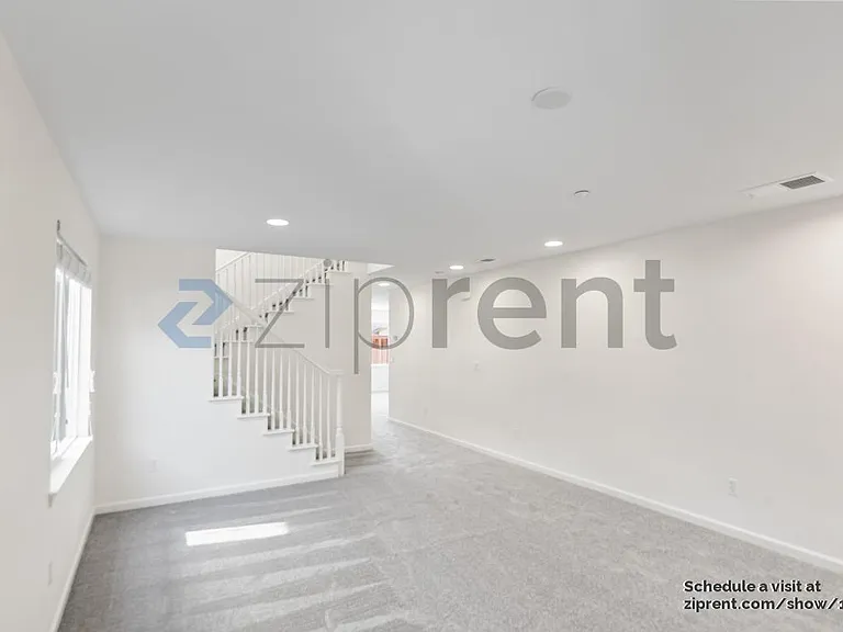 419 Malcolm Dr — Photo 7