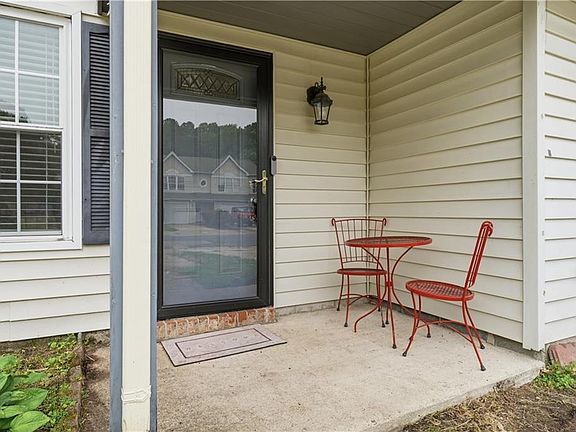 2nd image of 404 Sheepshead Ln