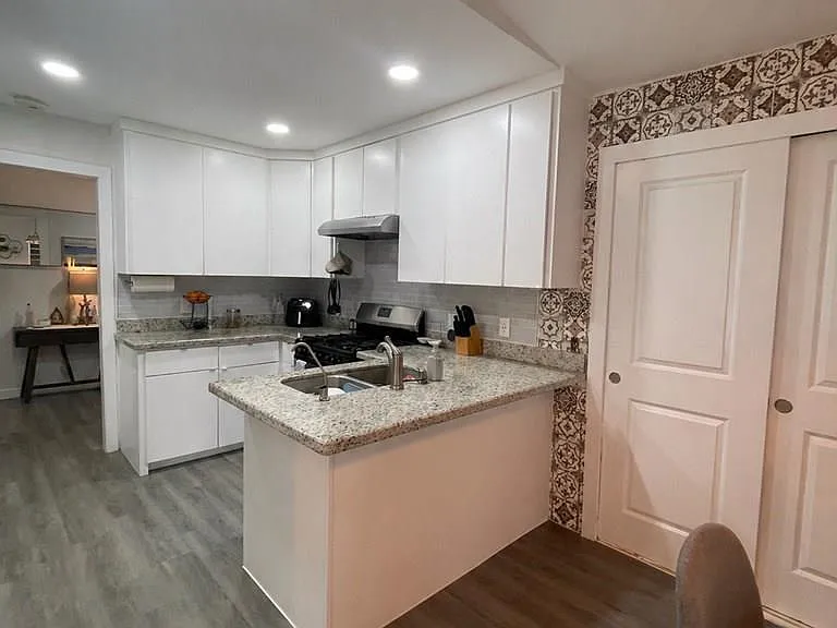 1405 Harvard Ave — Photo 9