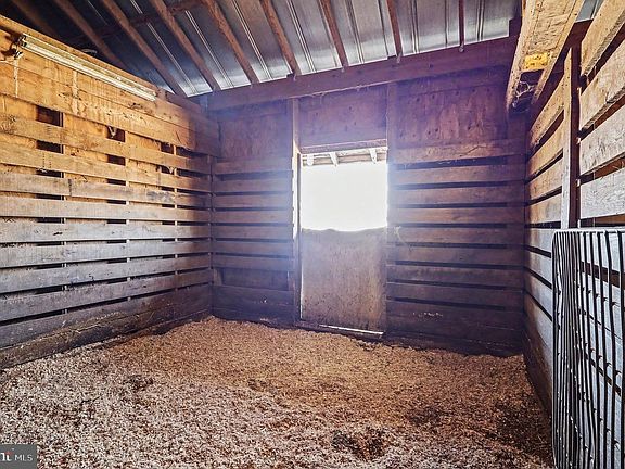 3rd image of 22244 Sam Fred Rd