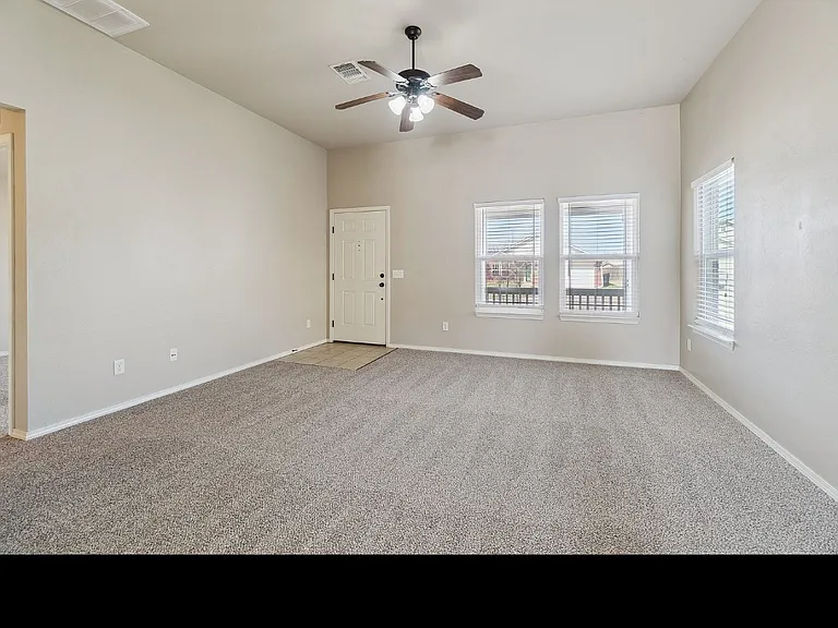9524 SW 25th St — Photo 5
