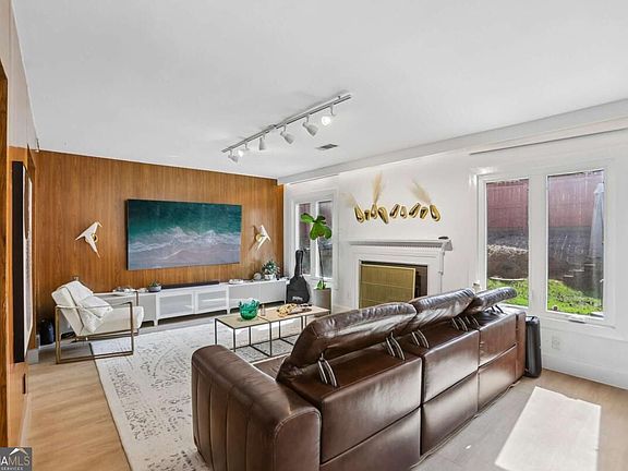 3rd image of 2541 Gabriel Way NW