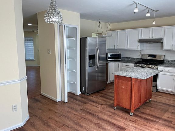 3rd image of 9711 Bon Haven Ln