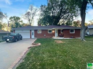 431 N 8th St, Akron, IA 51001