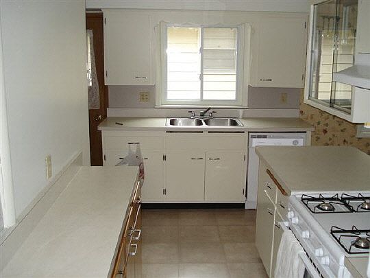 5th image of 507 Fairview Blvd N