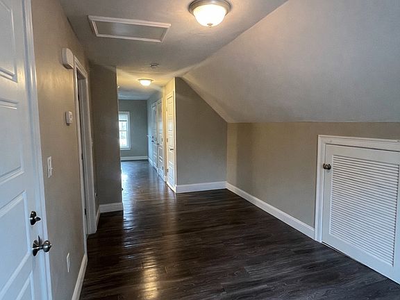 3rd image of 301 W Elm St #3