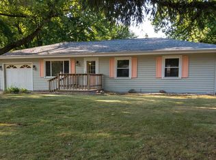 307 W Valleyview Dr, Syracuse, IN 46567