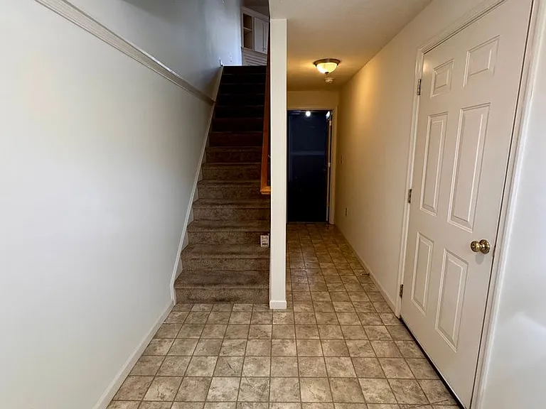 2948 Crystal Spring Ln — Photo 3