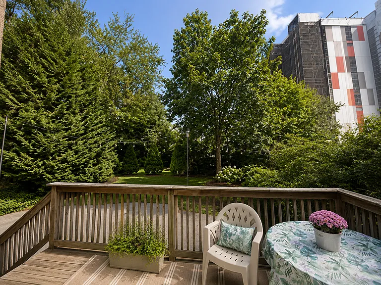 67 Green St #67 — Photo 15