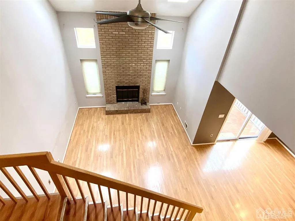 3 bed, 2.5 bath, 1556 sqft, $2,950 — Photo 4
