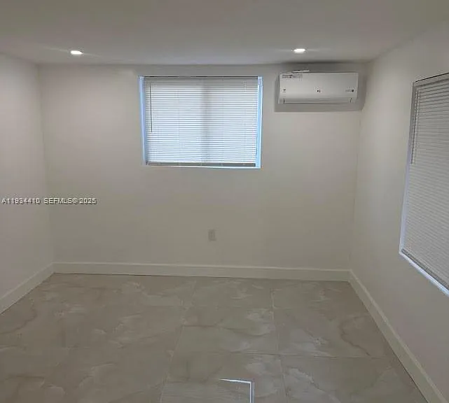1021 NW 25th Way #3 — Photo 2