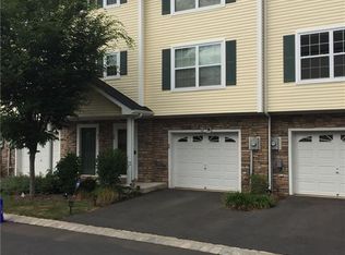 29 Ronald Dr, Somerset, NJ 08873