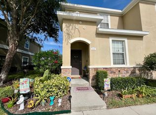 2049 Greenwood Valley Dr, Plant City, FL 33563