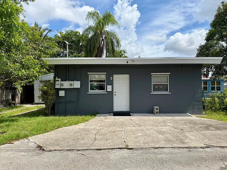 2318 Roosevelt St — Photo 1