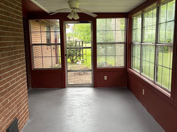 5th image of 207 Courtland Cir