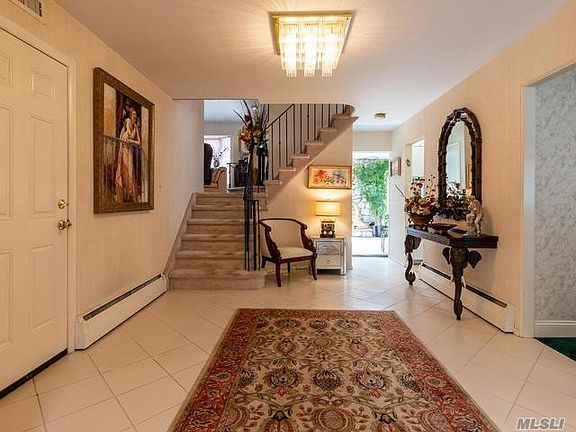 3rd image of 1 Barkley Ln