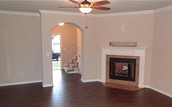 3rd image of 76 Fox Xing Lot 76