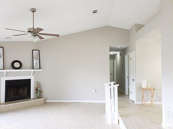 4th image of 621 Dye St