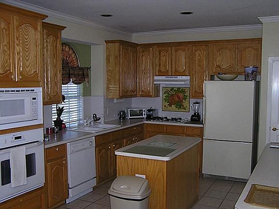 2nd image of 5225 Meadowland Ln