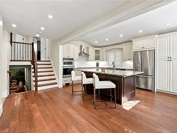 4th image of 776 Acadia Dr