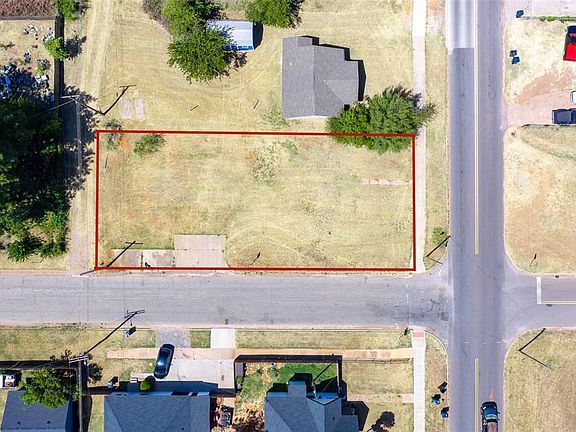 2nd image of 242 SE Grand Blvd Lot 1-2