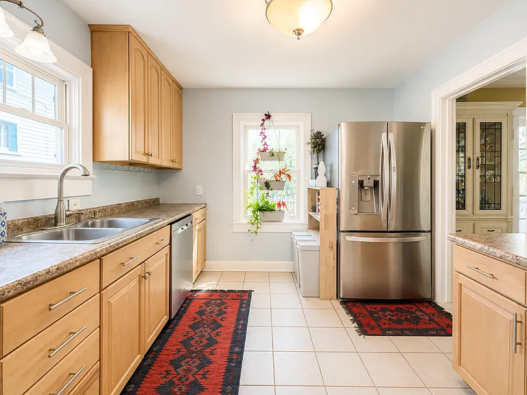 358 S Downey Ave — Photo 7
