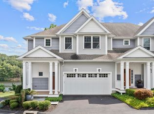 500 River Rd #10, Shelton, CT 06484