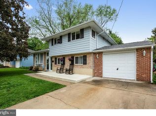 8 Stephen Dr, Glendora, NJ 08029