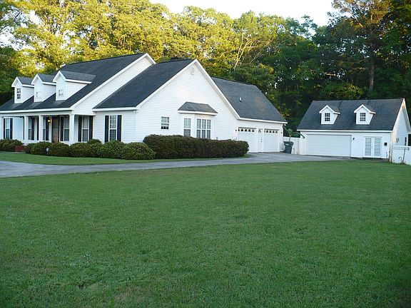 3rd image of 90 Whippoorwill Dr