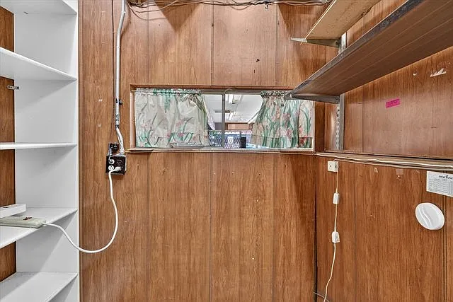 607 W Roosevelt Rd — Photo 41