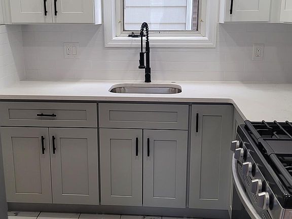 4th image of 42 Stein Ave Unit 2