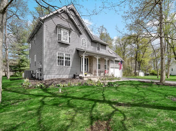 35 Oak Hollow Ct, Valparaiso, IN 46383