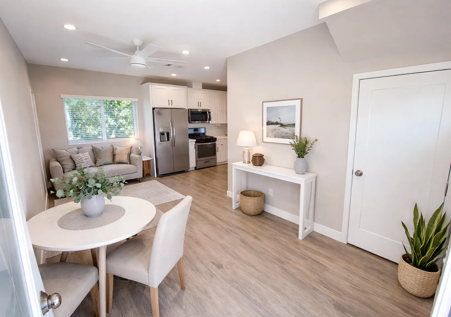 4BD/2BA with designated yard space! — Photo 2