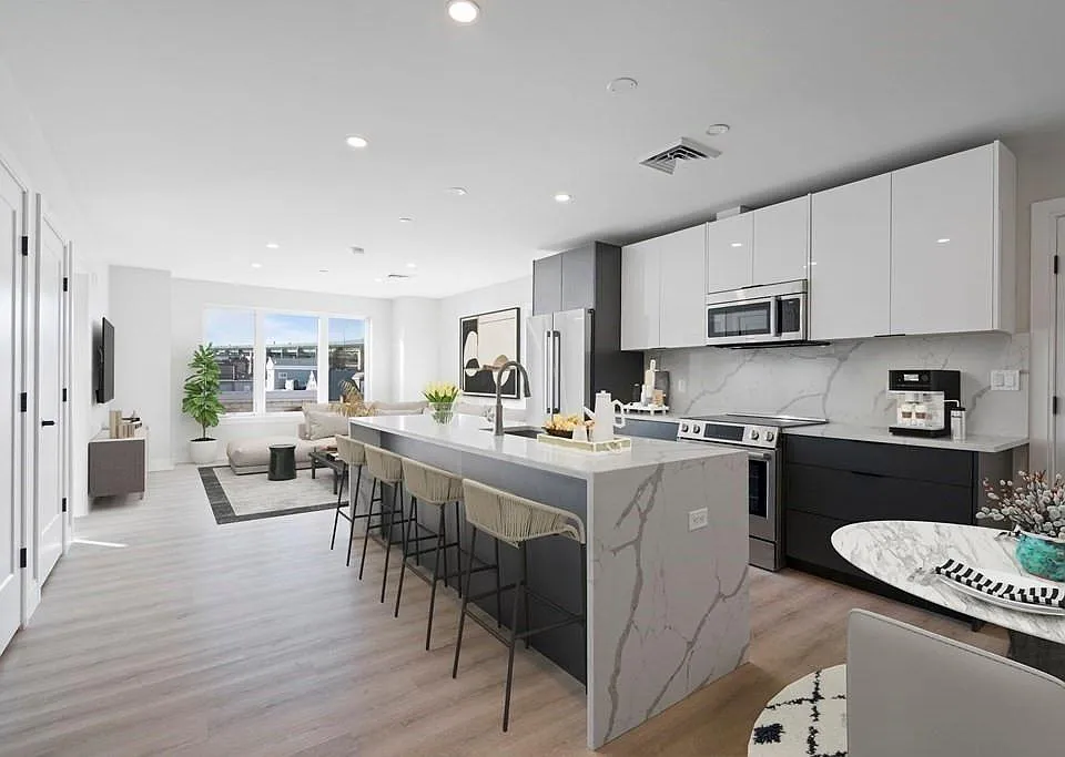 25 2nd St #403