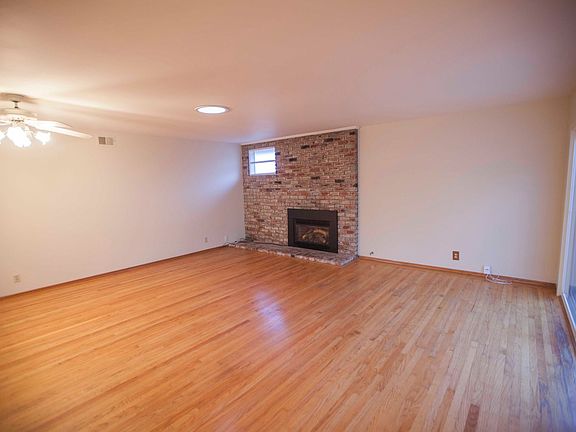 2nd image of 2501 Lexington Way