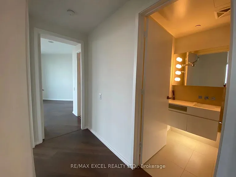 45 Charles St E #3312 — Photo 23
