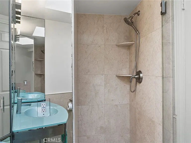207 La Jolla Dr — Photo 12