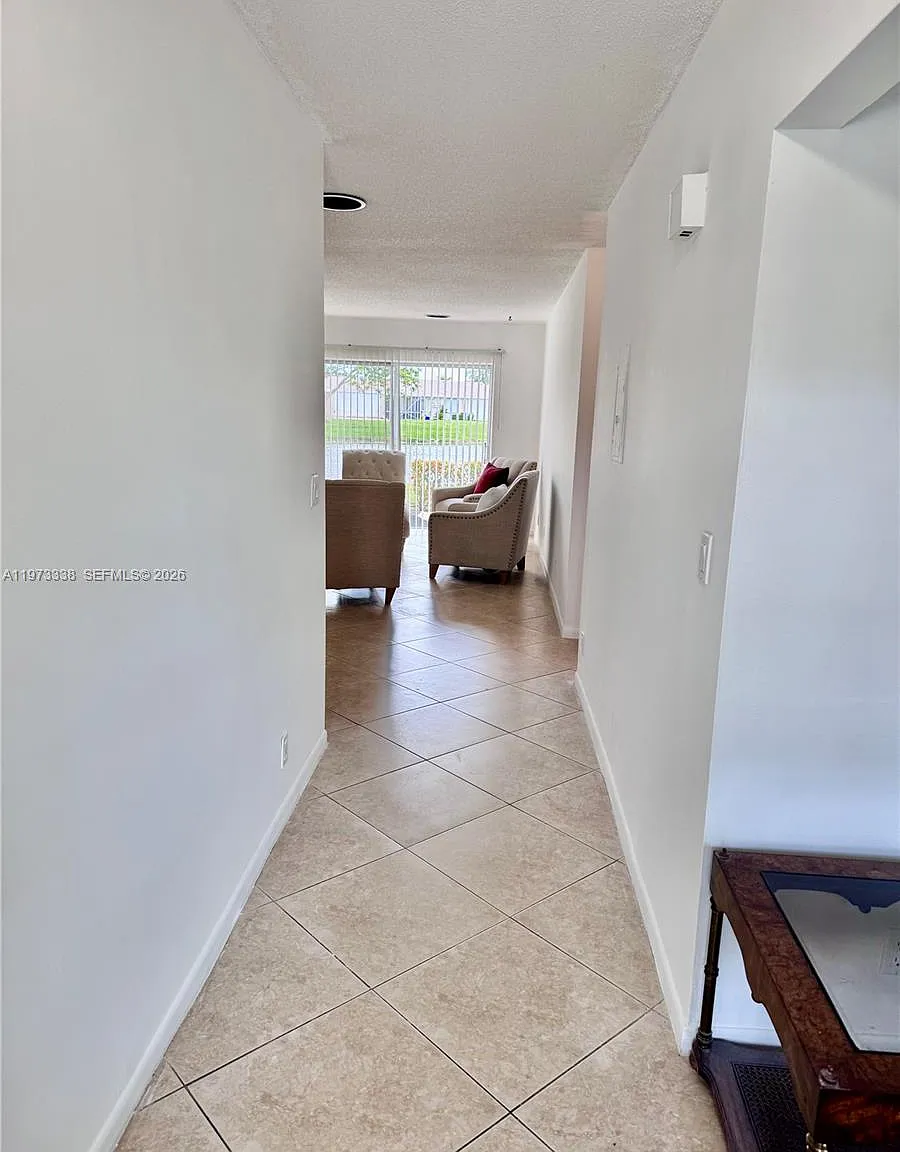 Boca Lakes Condo — Photo 2