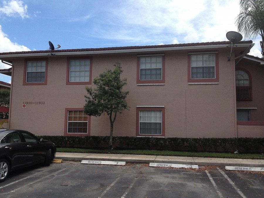 1st image of 11928 Royal Palm Blvd