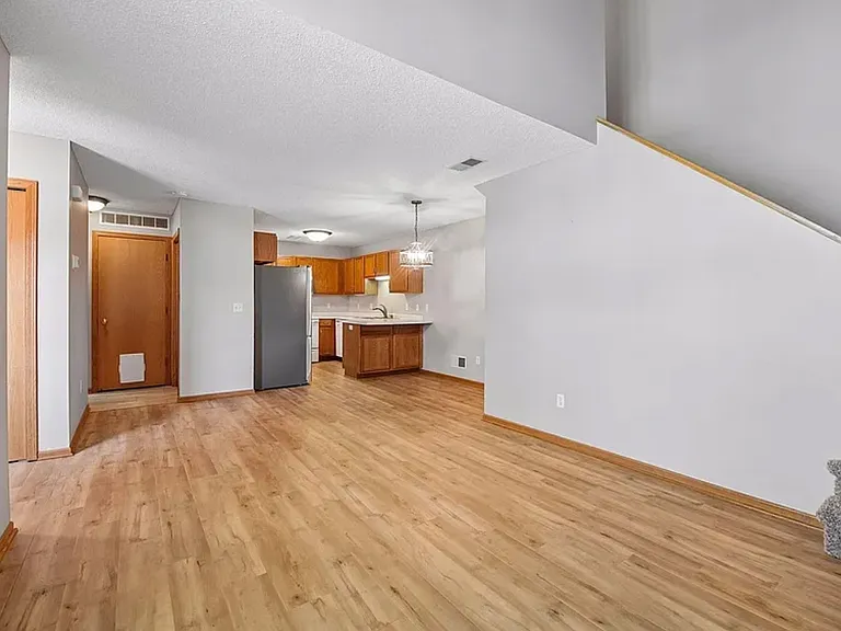 1003 Heather Ln #1 — Photo 4