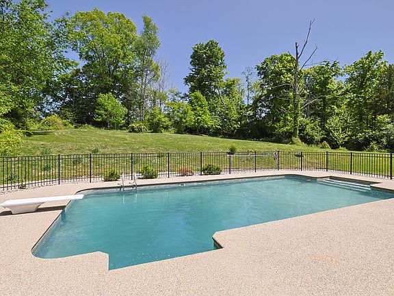 5th image of 9768 Spruce Ln